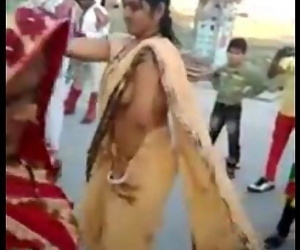 Indian-Aunty-in-Dance-Look..