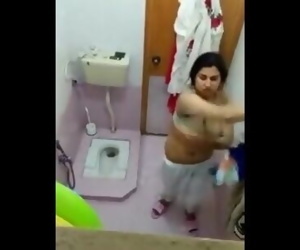 Recording Didi in Toilet